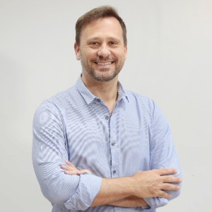 Adriano Silva