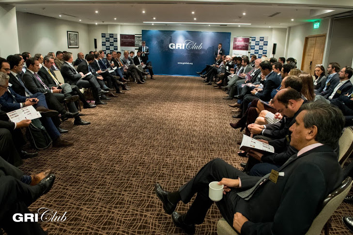 Over 100 sênior executives attended Over 100 sênior executives attended